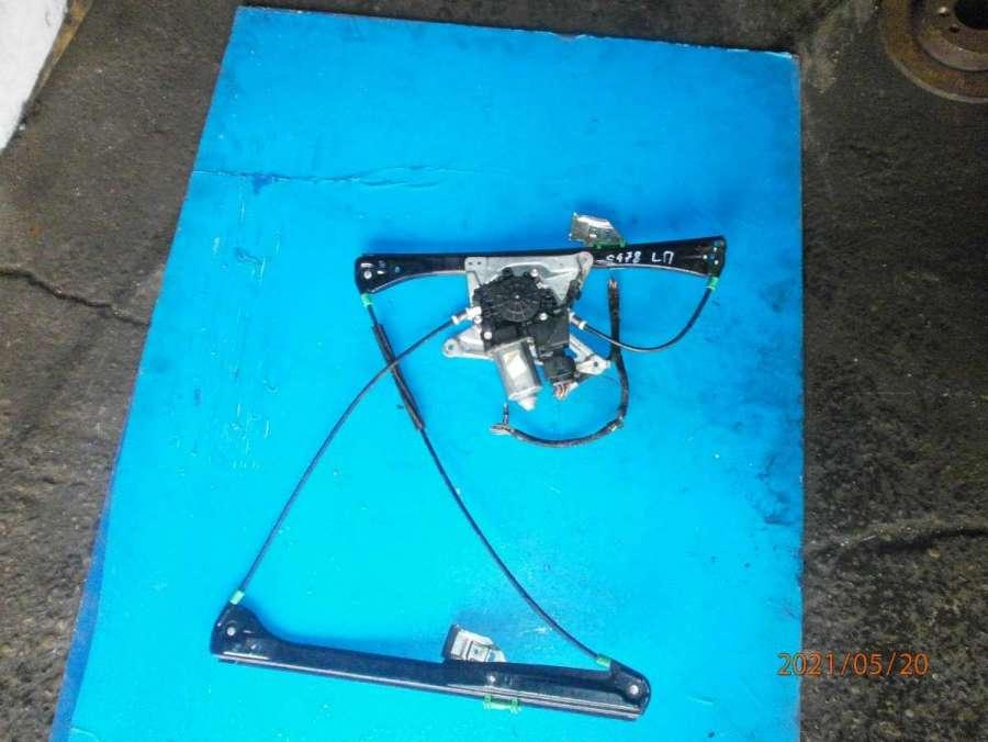 стеклоподъемник электрический передний левый Audi A4 B5 1998 - фото №1