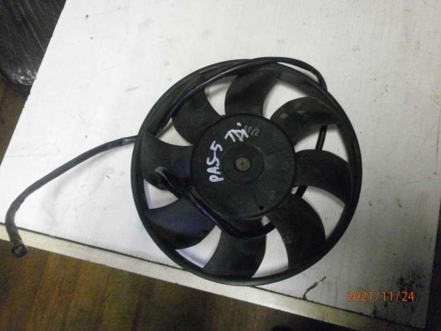 вентилятор радиатора Volkswagen Passat B5 1999, 1.9 л., дизель - фото №1