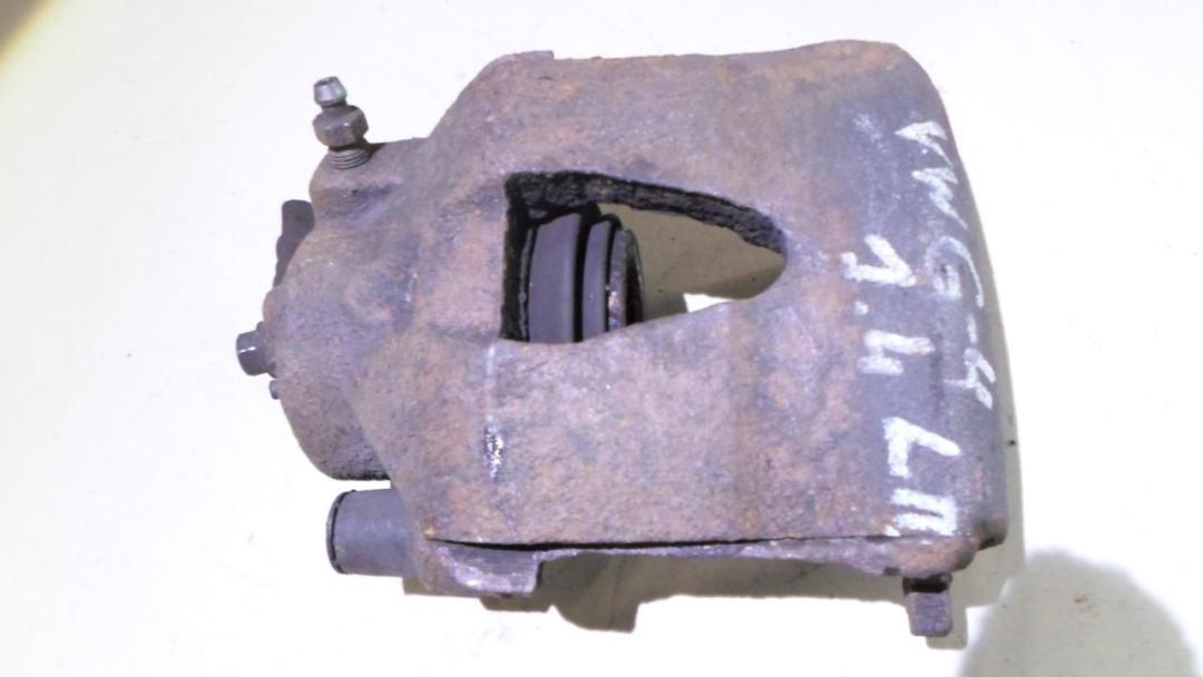 суппорт передний левый Volkswagen Golf 4 поколение 2000, 1.4 л., бензин, МКПП, универсал - фото №1