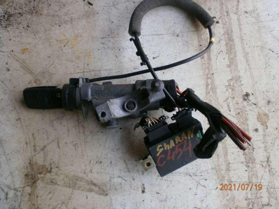 замок зажигания Volkswagen Sharan 1 restailing 2003, 1.9 л., TDi, дизель, МКПП, минивэн - фото №1