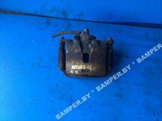 суппорт передний правый Honda Accord 5 1997, 1.8 л., бензин