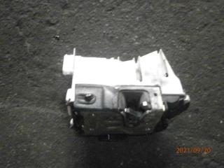 замок двери задней правой Volkswagen Golf 3 поколение 1994, 1.6 л., бензин, МКПП, хетчбэк 5 дв.