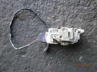 замок двери задней правой Mazda 323 BA [рестайлинг] 1996