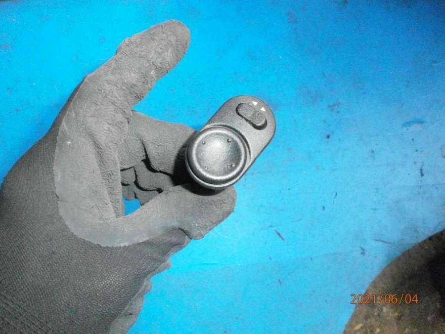 джойстик регулировки зеркал Opel Agila 1 поколение (A) 2003, 1.0 л., бензин, МКПП - фото №1