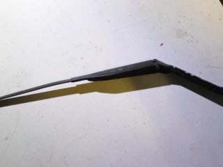 щеткодержатель (поводок стеклоочистителя, дворник) Nissan Primera P11 1998