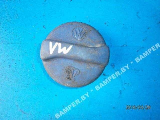 пробка расширительного бачка Volkswagen Passat B4 1994 - фото №1