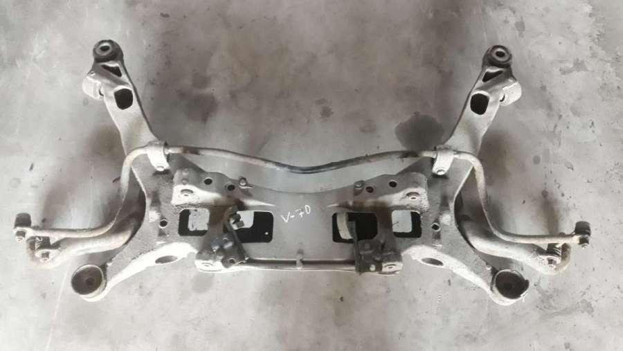 балка подвески задняя Volvo V70 2 поколение 2001, 2.5 л., TDi, дизель, МКПП, универсал - фото №1