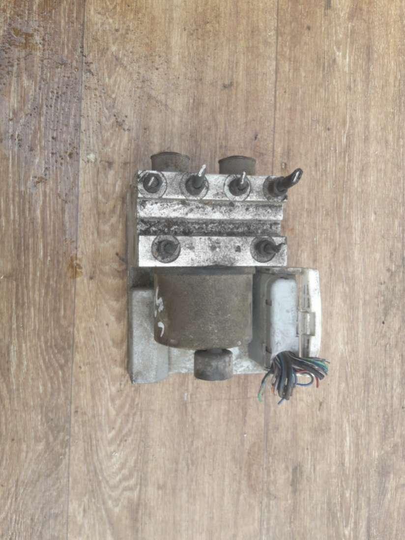 блок ABS Mazda 626 GF 1998, 1.8 л., бензин, МКПП, хетчбэк 5 дв., GE7D676E0, GE7737AZ - фото №1