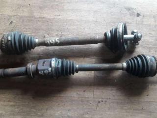 полуось передняя правая (приводной вал, ШРУС) Renault Scenic 1 поколение [рестайлинг] 2001, 1.6 л., бензин, МКПП, минивэн