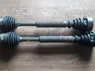 полуось передняя левая (приводной вал, ШРУС) Volkswagen Passat B5 1998, 1.6 л., бензин, МКПП, универсал
