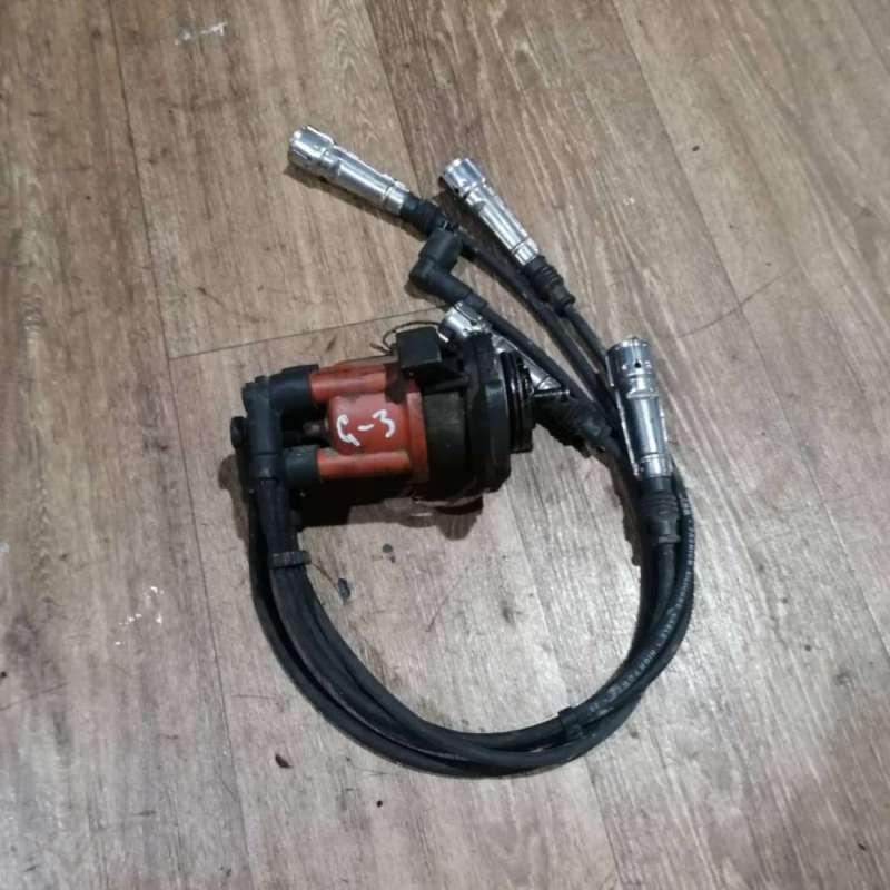 распределитель зажигания (трамблёр) Volkswagen Golf 3 поколение 1993, 1.6 л., бензин, МКПП, хетчбэк 5 дв. - фото №1