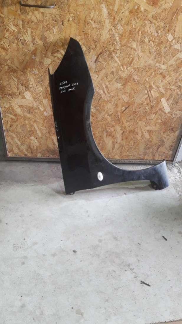 крыло переднее правое Peugeot 307 1 поколение 2004, 2.0 л., бензин, МКПП, универсал - фото №1