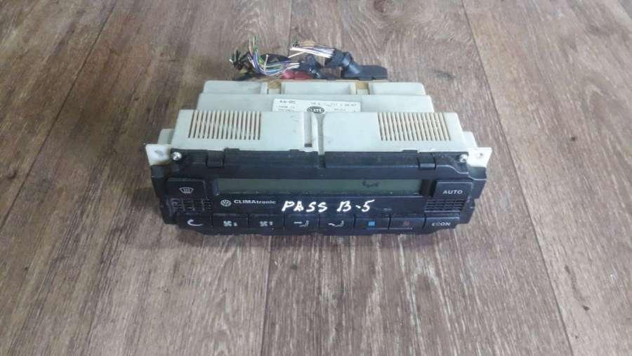 блок управления печки / климат-контроля Volkswagen Passat B5 1998, 1.8 л., бензин, МКПП, универсал - фото №1