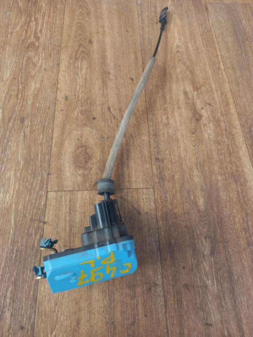 замок двери передней левой Volvo V70 2 поколение 2001, 2.5 л., TDi, дизель, МКПП, универсал - фото №1