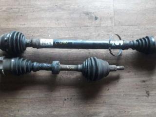 полуось передняя правая (приводной вал, ШРУС) Volkswagen Golf 4 поколение 2001, 1.6 л., бензин, МКПП, универсал