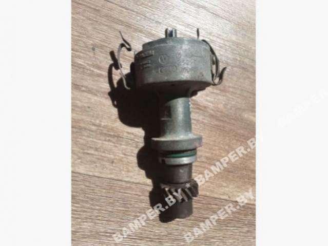 распределитель зажигания (трамблёр) Volkswagen Golf 3 поколение 1992 - фото №1