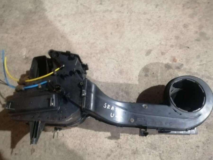 корпус отопителя (печки) SEAT Toledo 1 поколение 1992, 2.0 л., бензин, МКПП, хетчбэк 5 дв. - фото №1