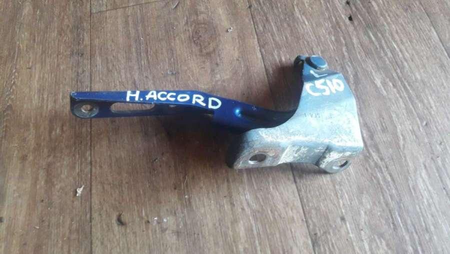 петля капота левая Honda Accord 7 поколение 2004, 2.4 л., бензин, МКПП, седан - фото №1