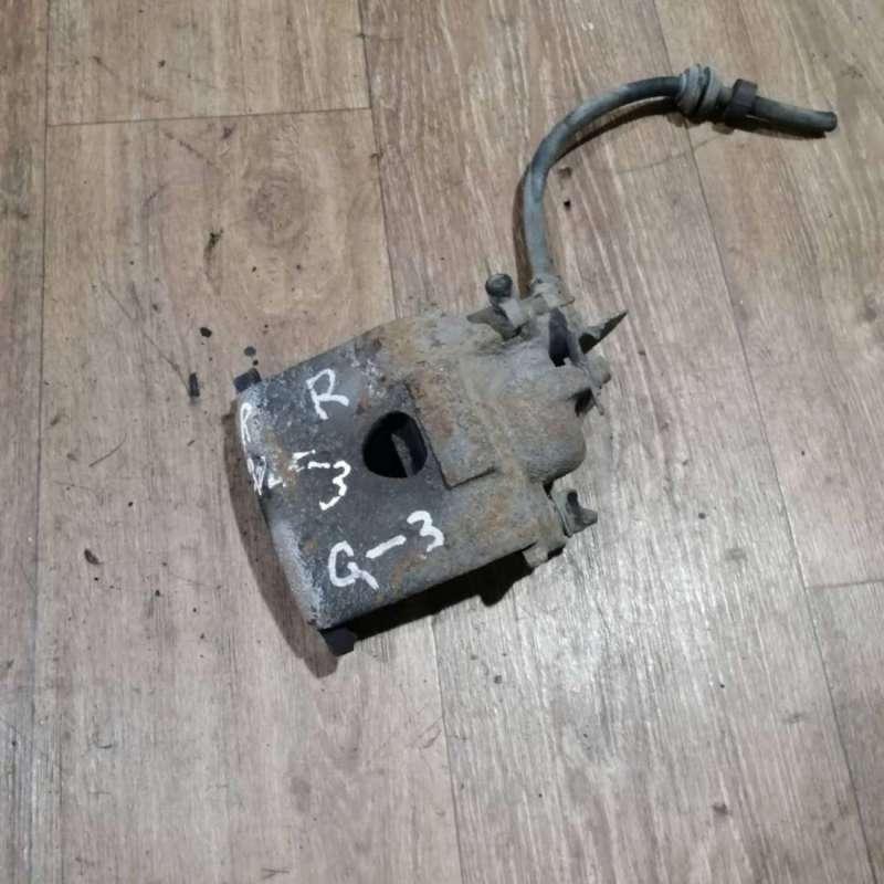 суппорт передний правый Volkswagen Golf 3 поколение 1993, 1.6 л., бензин, МКПП, хетчбэк 5 дв. - фото №1