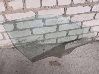 стекло двери передней правой Mazda 626 GF 1998, 2.0 л., бензин, МКПП, универсал