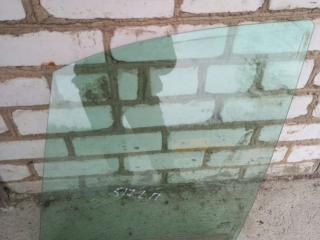 стекло двери передней левой Renault Scenic 1 поколение [рестайлинг] 2001, 1.6 л., бензин, МКПП, минивэн