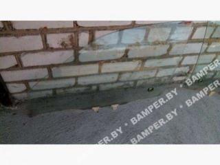 стекло двери передней левой Nissan Almera N15 1997, седан