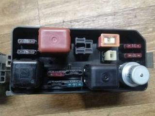 блок предохранителей Toyota Corolla 6 поколение (E90) 1990, 1.3 л., бензин, МКПП, хетчбэк 5 дв.