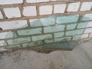 стекло двери передней левой Mazda 626 GF 1998, 1.8 л., бензин, МКПП, хетчбэк 5 дв.