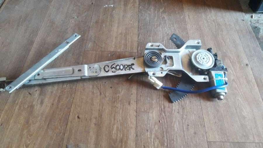 стеклоподъемник передний правый Hyundai Matrix 1 поколение 2004, 1.6 л., бензин, МКПП, минивэн - фото №1