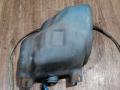 бачок омывателя Volkswagen Golf 3 поколение 1993, 1.6 л., бензин, МКПП, хетчбэк 5 дв. - фото №2