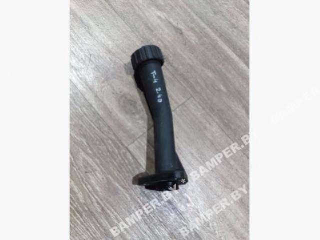 маслозаливная горловина Volkswagen Transporter T4 1997, 2.4 л., дизель - фото №1