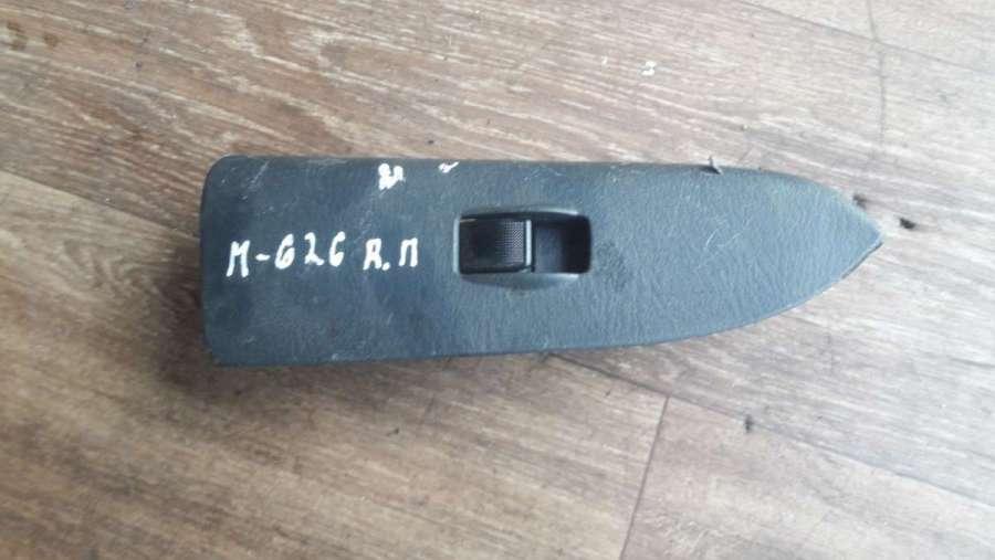 кнопка стеклоподъемника переднего правого Mazda 626 GF 1998, 1.8 л., бензин, МКПП, хетчбэк 5 дв. - фото №1