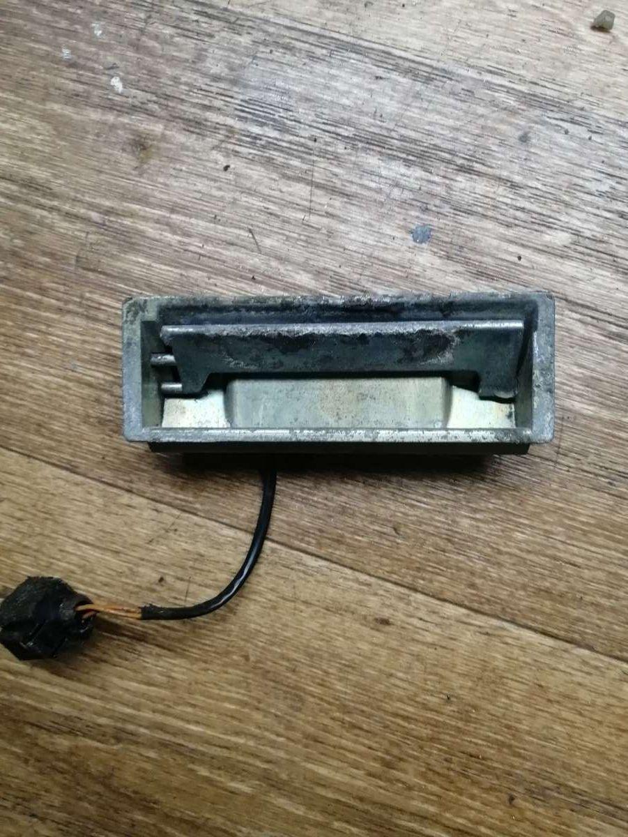 ручка крышки багажника Volkswagen Bora 1 поколение 2001, 2.3 л., бензин, МКПП, универсал - фото №1