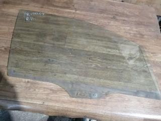 стекло двери передней правой Mazda Premacy 1 2001