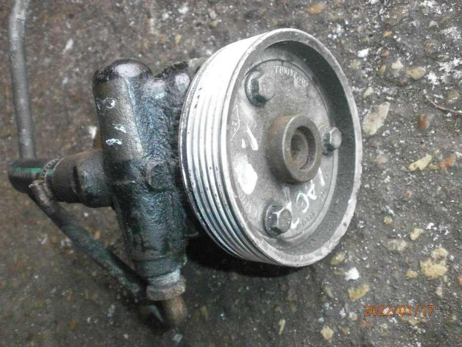 насос гидроусилителя руля Renault Laguna 2 поколение 2002, 1.8 л., бензин - фото №1