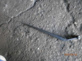 щеткодержатель (поводок стеклоочистителя, дворник) Mazda 626 GF 1998