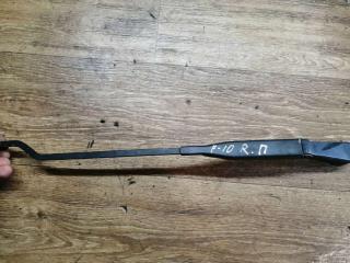 щеткодержатель (поводок стеклоочистителя, дворник) Nissan Primera P10 1995, 1.6 л., бензин, МКПП, седан