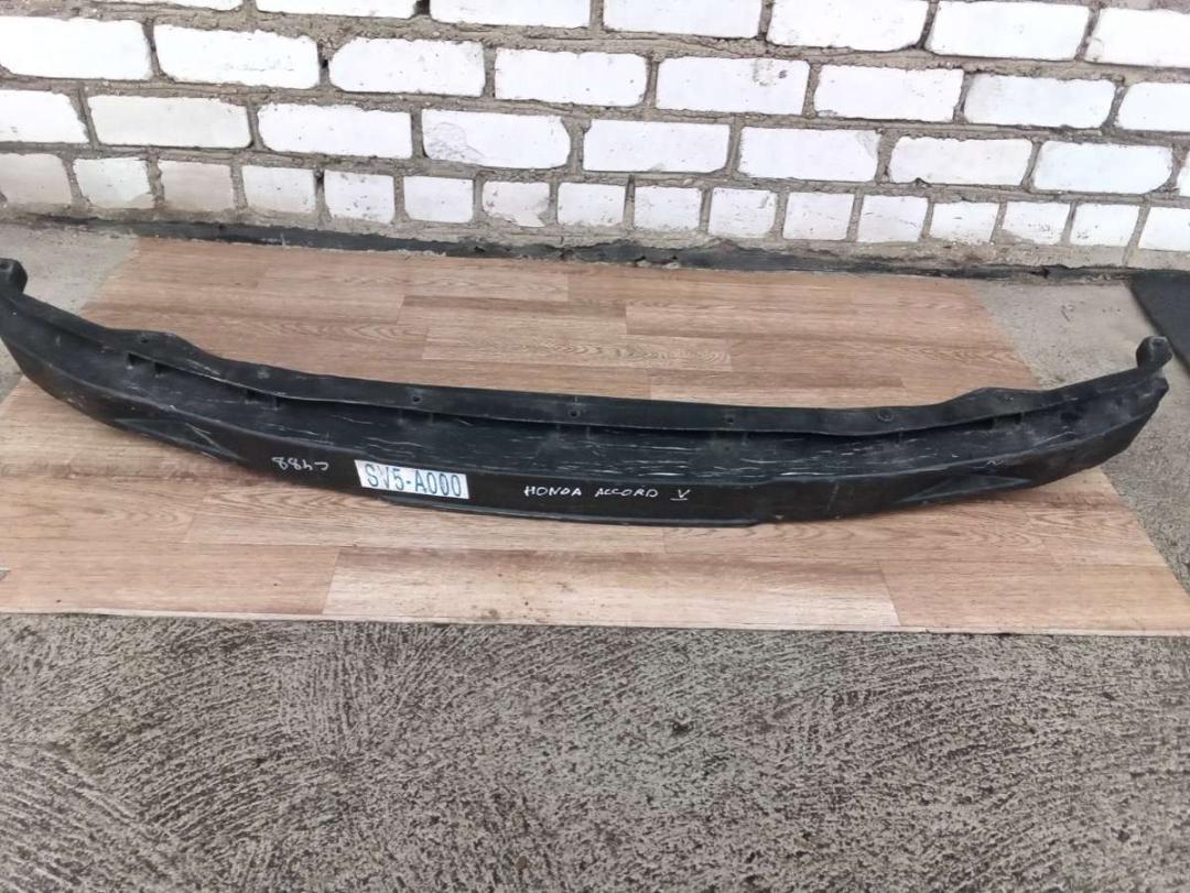 усилитель бампера переднего Honda Accord 5 поколение 1994, 2.0 л., бензин, МКПП, универсал - фото №1