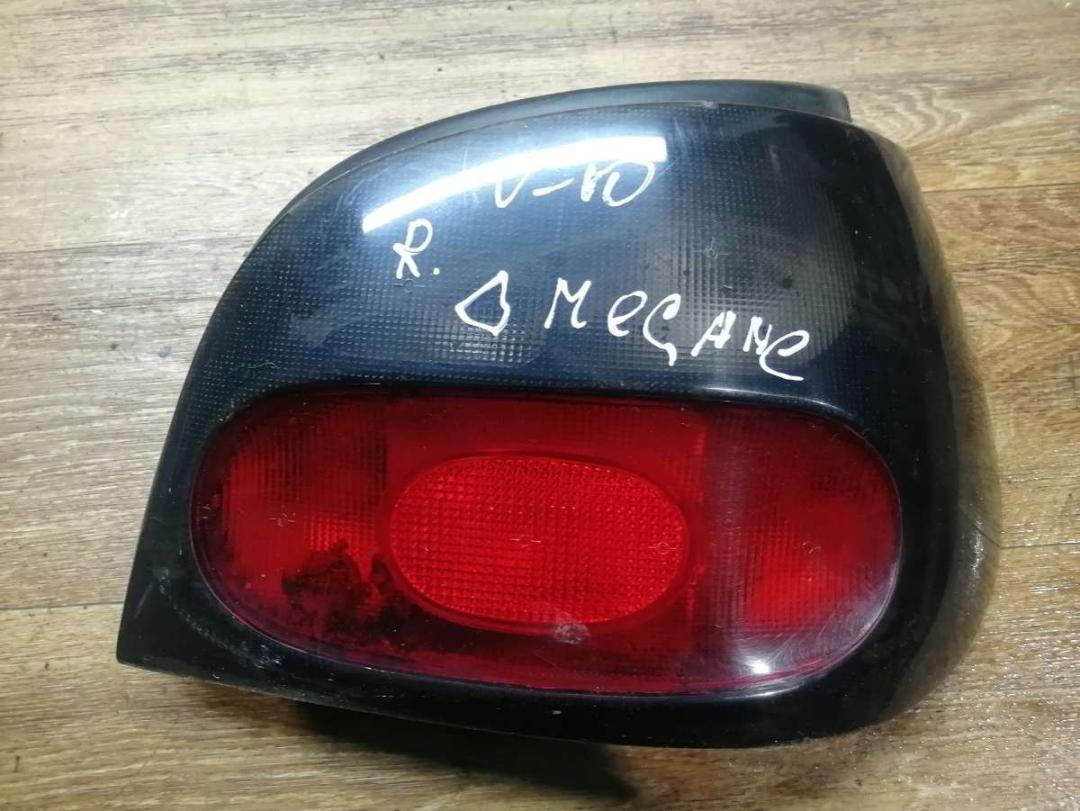 фонарь задний правый Renault Megane 1 поколение 1997, 1.4 л., бензин, МКПП, хетчбэк 5 дв. - фото №1