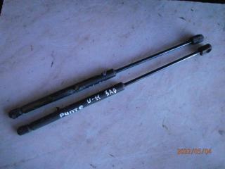 амортизатор крышки багажника (3-5 двери) Fiat Punto 1 поколение 1998, 1.2 л., бензин, МКПП, 77345660