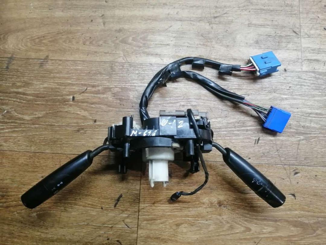 переключатель подрулевой (стрекоза) Mazda 626 GE 1995, 2.0 л., бензин, МКПП, седан - фото №1