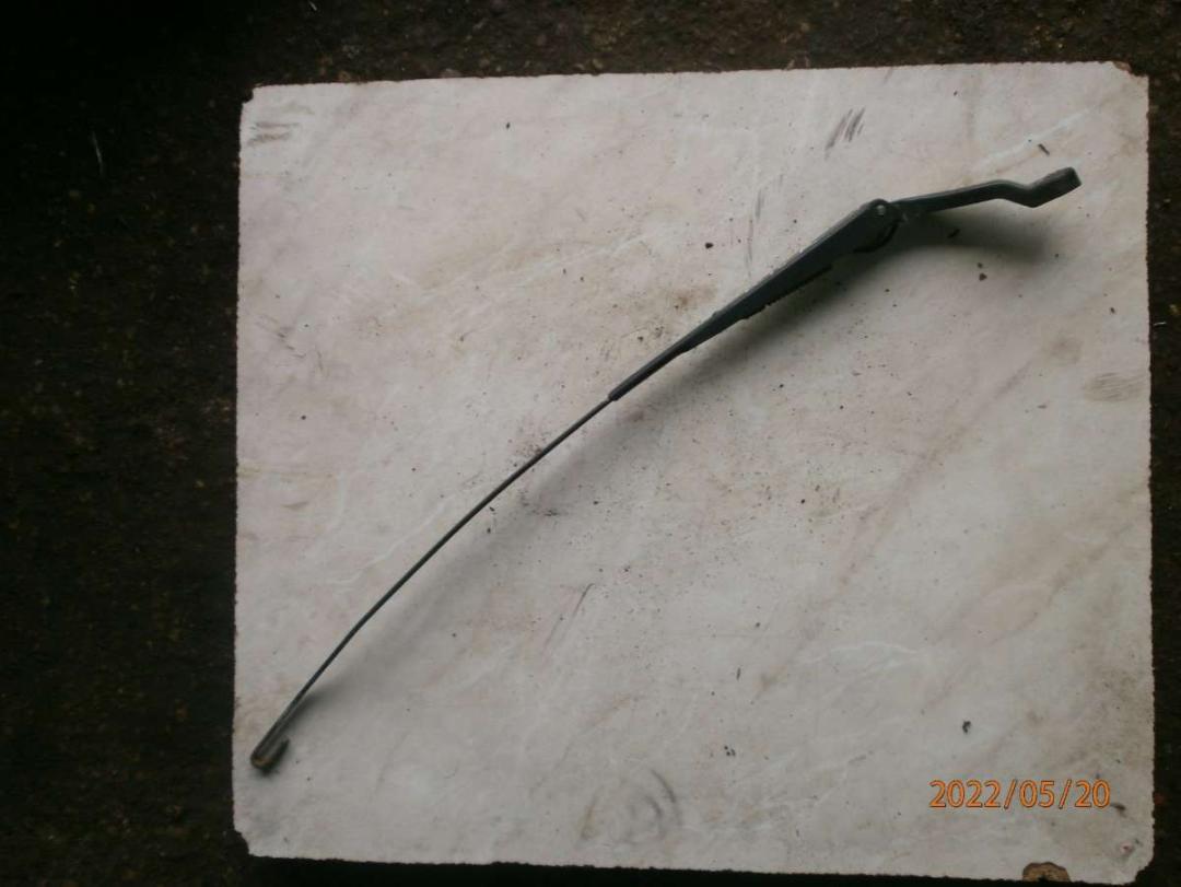 щеткодержатель (поводок стеклоочистителя, дворник) Rover 400 Series 2 поколение (HH-R) 1998, 1.4 л., бензин, МКПП, седан - фото №1