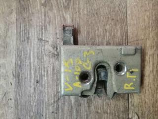 замок двери передней правой Audi 100 C3 1986, 1.8 л., бензин, МКПП, универсал