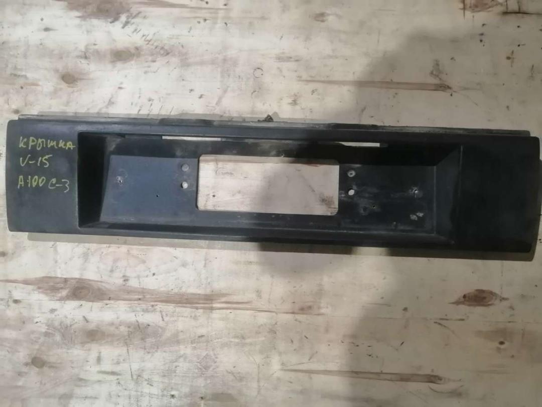 бленда Audi 100 C3 1986, 1.8 л., бензин, МКПП, универсал - фото №1