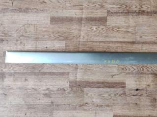 молдинг двери передней правой Mazda MPV 1 1997, 2.5 л., TDi, дизель, МКПП