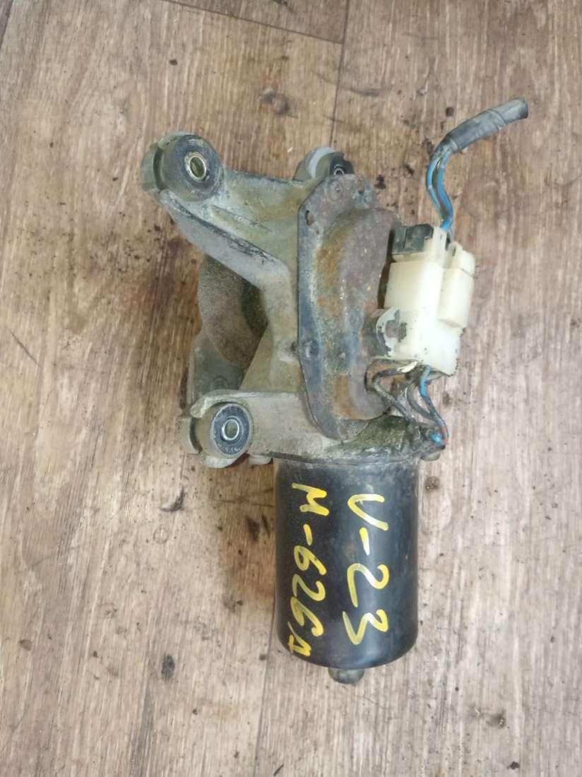 моторчик передних стеклоочистителей (дворников) Mazda 626 GF 1998, 2.0 л., бензин, МКПП, седан - фото №1