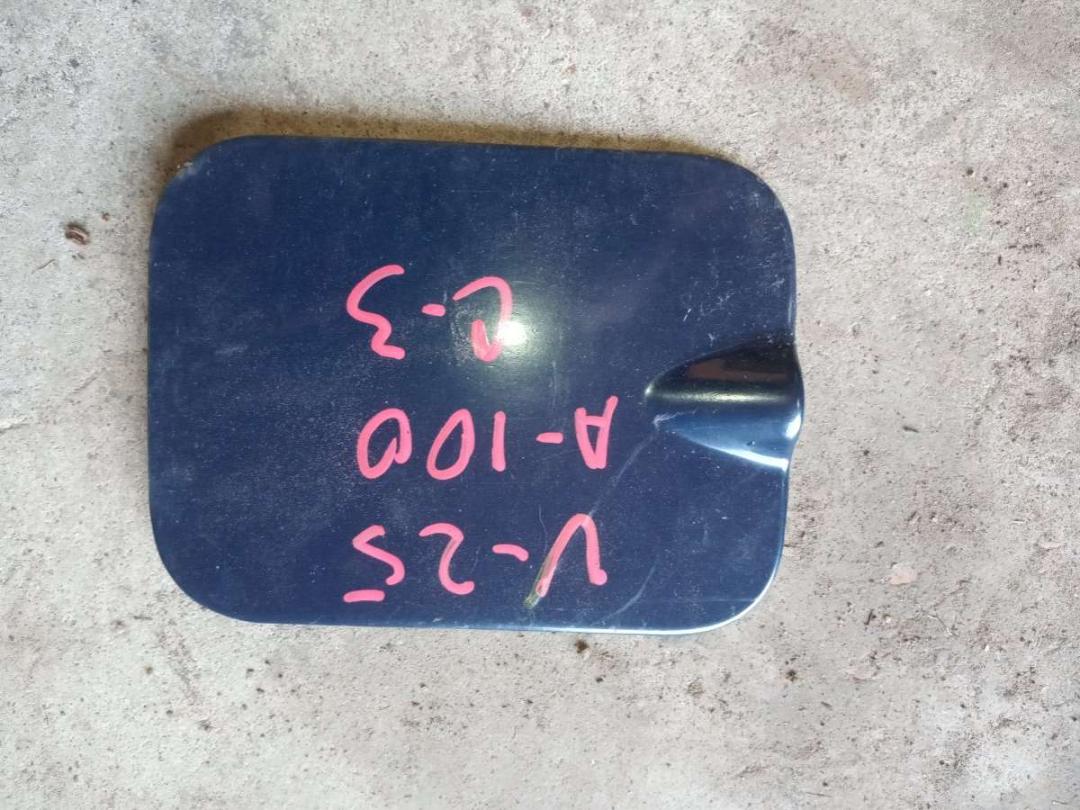 лючок топливного бака Audi 100 C3 1989, 2.0 л., бензин, МКПП, седан - фото №1