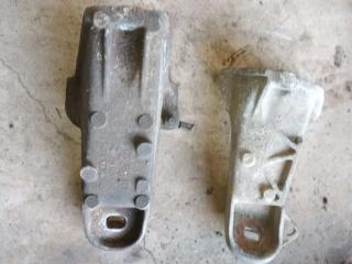 кронштейн двигателя Audi 100 C3 1989, 2.0 л., бензин, МКПП, седан