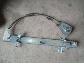 стеклоподъемник передний левый Mazda 323 BA 1996, 1.3 л., i, бензин, МКПП, купе