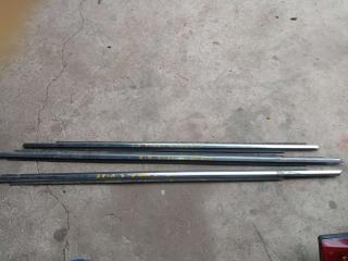 Молдинг стекла двери передней правой наружный Audi 100 C3 1989, 2.0 л., бензин, МКПП, седан